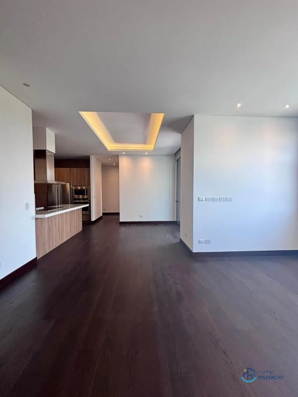 Apartamento en venta o alquiler en Edificio Echo, Zona 14 - 17