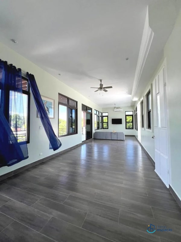 Propiedad en venta con 2 viviendas en Nueva Concepción, Escuintla - 11