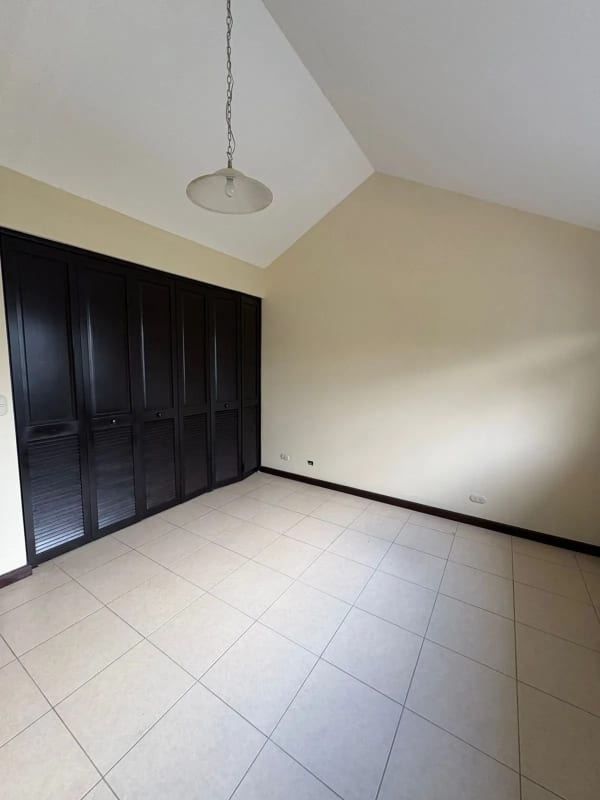 CASA EN VENTA EN KM 19.9 A SAN JOSE PINULA CONDOMINIO LOS MANANTIALES — Casa en Venta en Los Manantiales, Carretera a El Salvador, Guatemala, Ciudad — foto 6 de 17