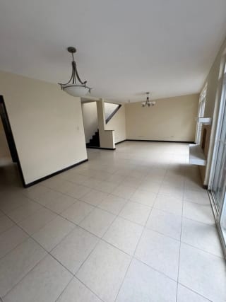 CASA EN VENTA EN KM 19.9 A SAN JOSE PINULA CONDOMINIO LOS MANANTIALES — Casa en Venta en Los Manantiales, Carretera a El Salvador, Guatemala, Ciudad — miniatura 4 de 17