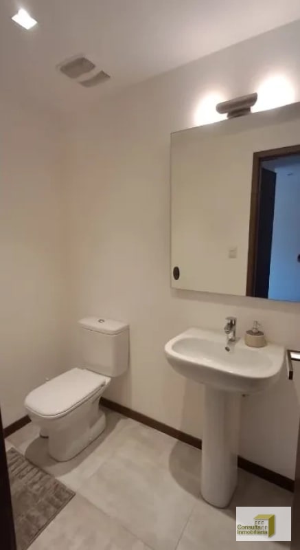 Alquilo zona 10/ Edificio Casa Clara 50.88m2 - 3