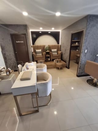 Salón de belleza en Km 16 Carretera a El Salvador — Local en Venta en Carretera a El Salvador, Guatemala, Ciudad — miniatura 1 de 4