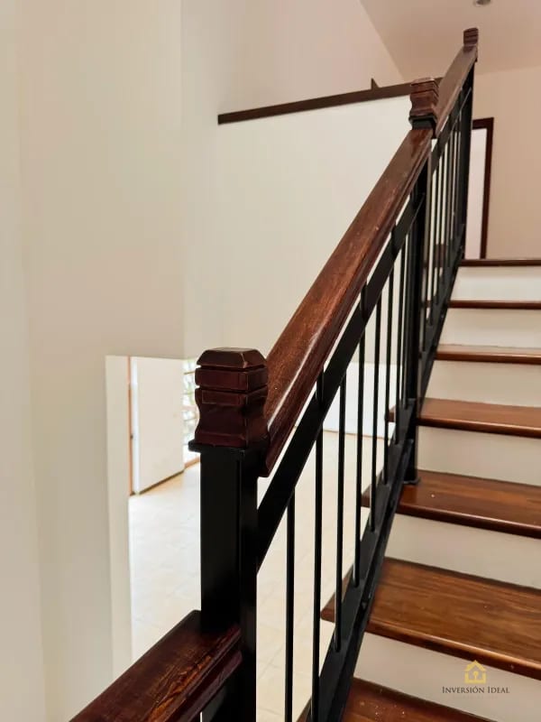 Amplia Casa En Venta $725K Cond. Puerta Grande, Carr.a El Salvador 4 Hab.+Línea Blanca — Casa en Venta en Puerta Grande, Carretera a El Salvador, Guatemala, Ciudad — foto 3 de 14