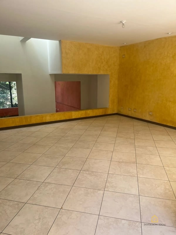 Rento Amplia Casa $1,500 en Kanajuyú 2 | 4 Dormitorios+Jardín y Chimenea Z16 - 8