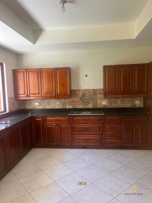 Rento Amplia Casa $1,500 en Kanajuyú 2 | 4 Dormitorios+Jardín y Chimenea Z16 - 5