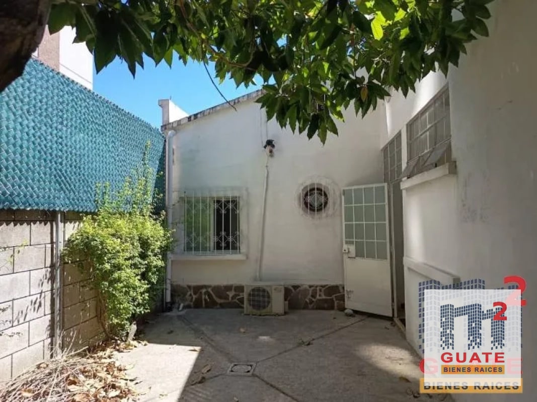 Casa fuera de condominio en Renta, Zona 10 - 11