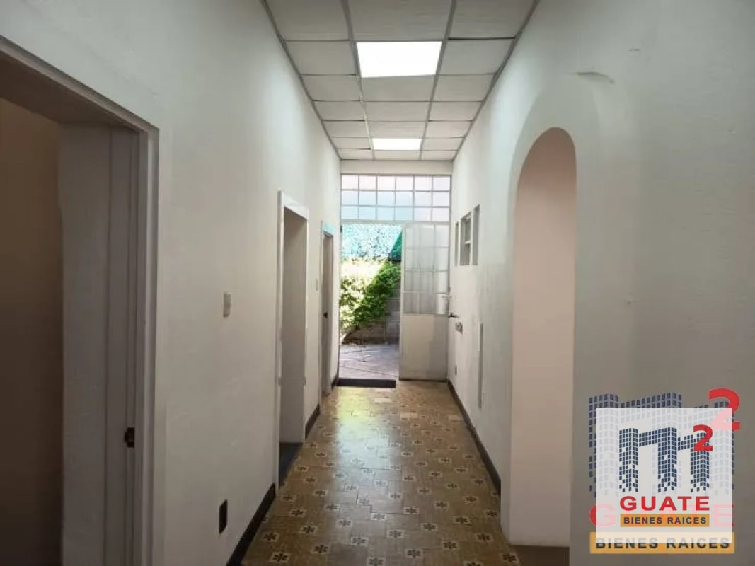Casa fuera de condominio en Renta, Zona 10 - 8