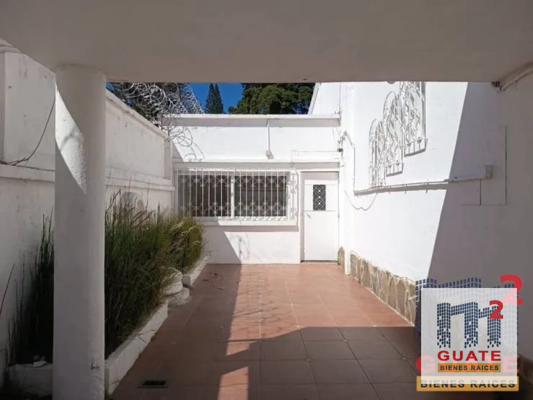 Casa fuera de condominio en Renta, Zona 10 - 3