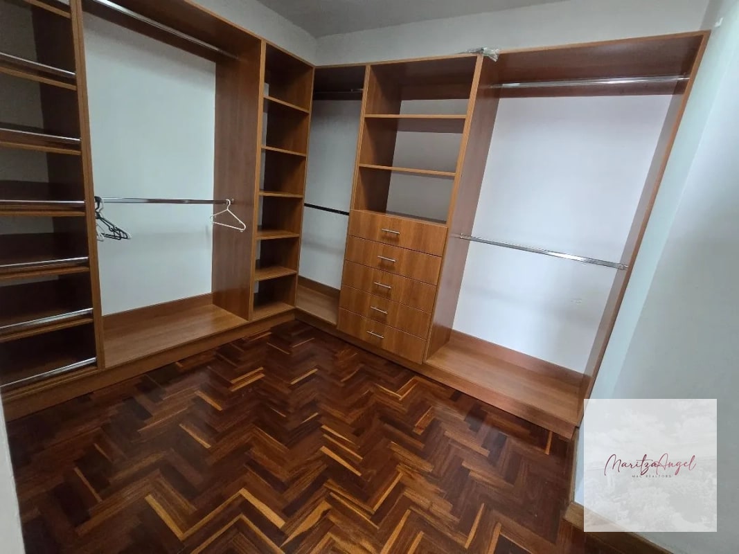 ALQUILER DE CASA EN ZONA 16 - 9