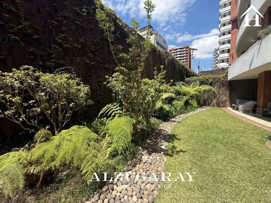 APTO. AMPLIO CON JARDIN 3 HAB/ EDIFICIO ZONA 14 — Apartamento en Venta en Zona 14, Guatemala, Ciudad — foto 7 de 11