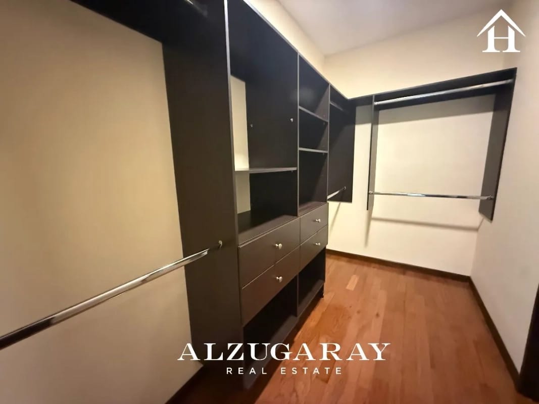 APTO. AMPLIO CON JARDIN 3 HAB/ EDIFICIO ZONA 14 — Apartamento en Venta en Zona 14, Guatemala, Ciudad — foto 4 de 11