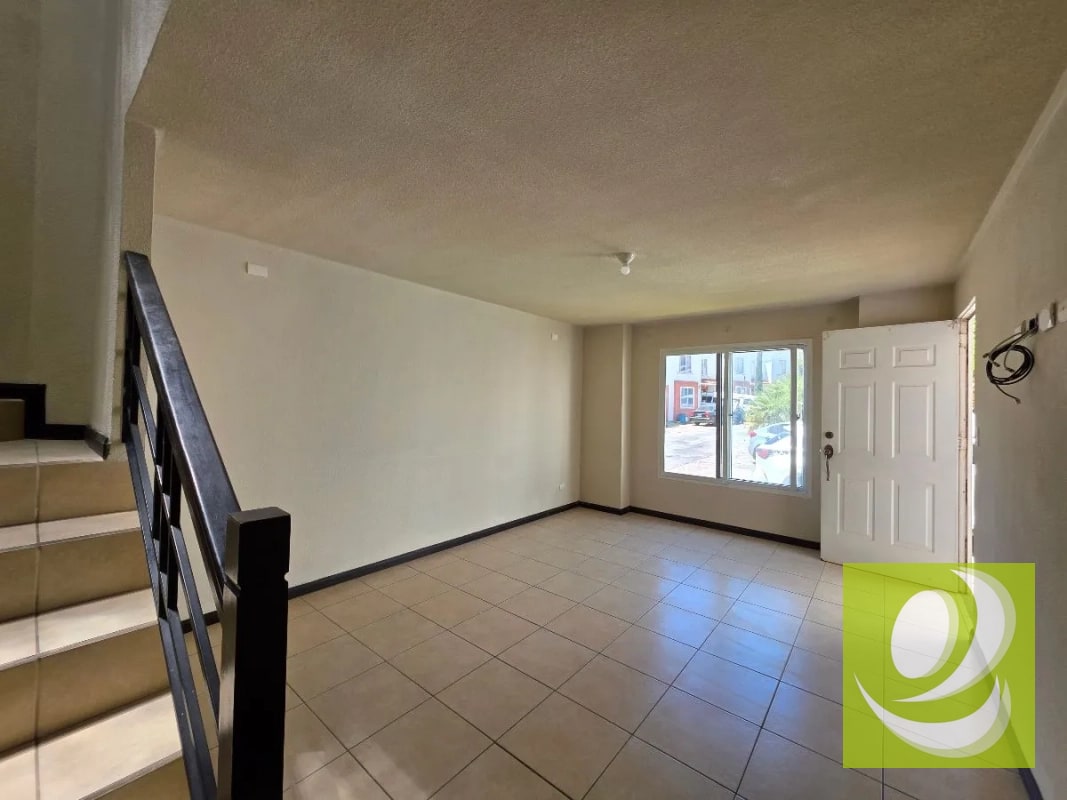 CASA EN VENTA EN HACIENDA DE LAS FLORES VILLA NUEVA - 1