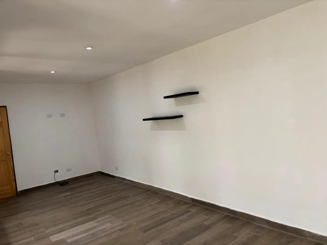 Hermosa casa grande en Residencial Los Diamantes — Casa en Venta en Los Diamantes, Carretera a El Salvador, Guatemala, Ciudad — foto 14 de 17