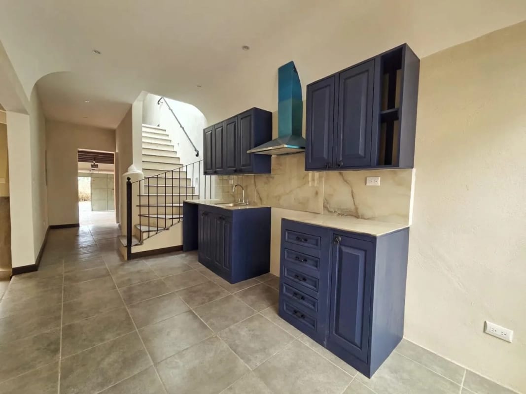 PRECIOSA CASA A LA VENTA A POCOS PASOS DEL NUEVO CENTRO COMERCIAL TELARES — Casa en Venta en Antigua, Sacatepéquez — foto 5 de 5