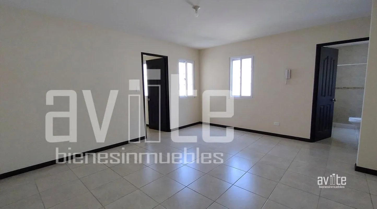CONDADO NARANJO: Casa tipo Real Navarra, dentro de Alameda Norte Q10,500 - 5