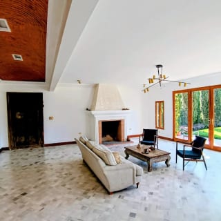 LUJOSA CASA EN EXCELENTE UBICACION EN LA ANTIGUA GUATEMALA — Casa en Venta en Antigua, Sacatepéquez — miniatura 3 de 3