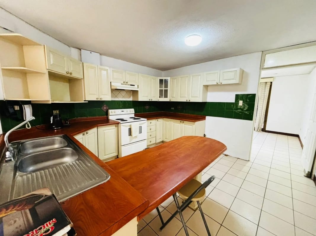 Linda Casa con jardín en Venta en Km. 27 CAES — Casa en Venta en Carretera a El Salvador, Guatemala, Ciudad — foto 12 de 16
