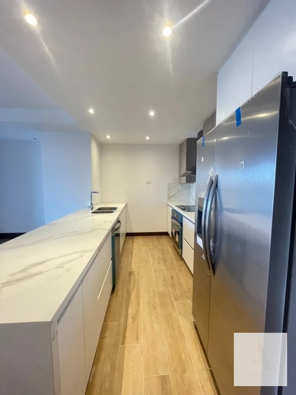 Elegante apartamento en nivel alto dentro de Gaura - zona 15 - 13
