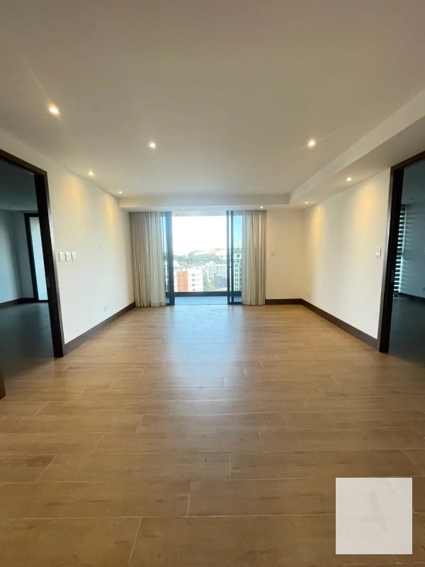 Elegante apartamento en nivel alto dentro de Gaura - zona 15 - 4