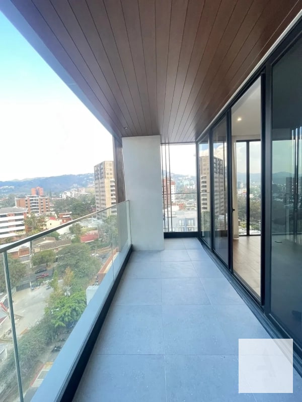 Apartamento para estrenar en nivel alto dentro de Gaura - zona 15 - 11