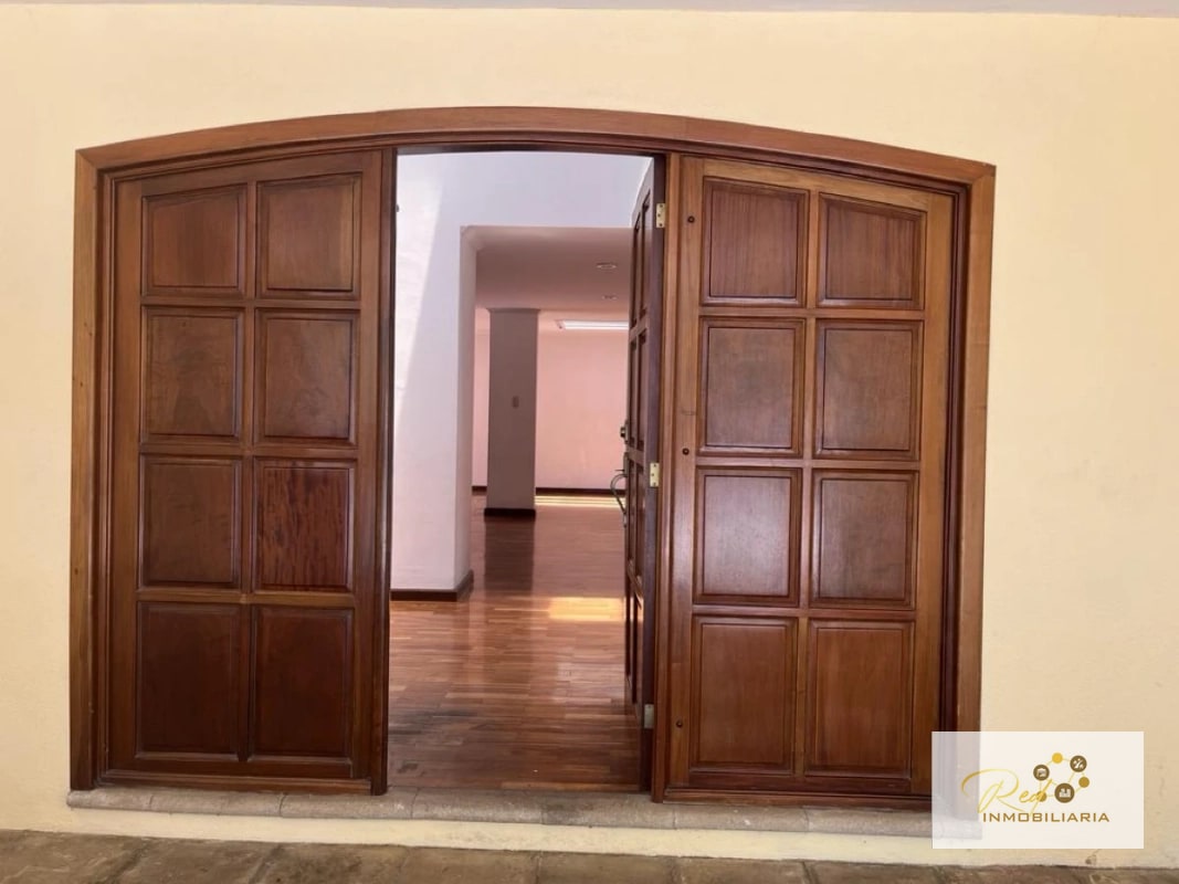 Casa en Venta – Condominio Broken Sound Zona 10 - 15
