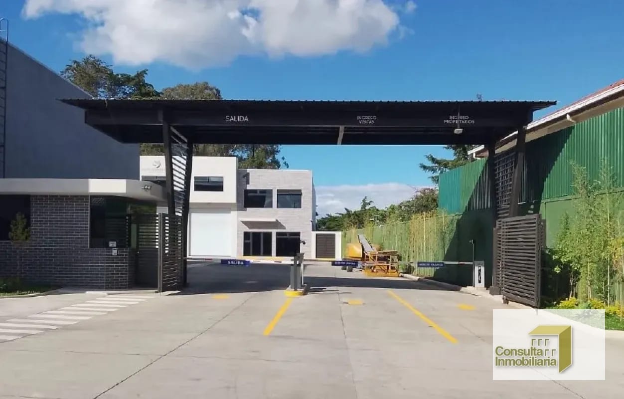 Ofibodega/ Complejo nuevo el Encinal/ 439.30 M2 — Bodega / Ofibodega en Alquiler en El Encinal, Zona 7 Mixco, Guatemala, Ciudad — foto 1 de 7