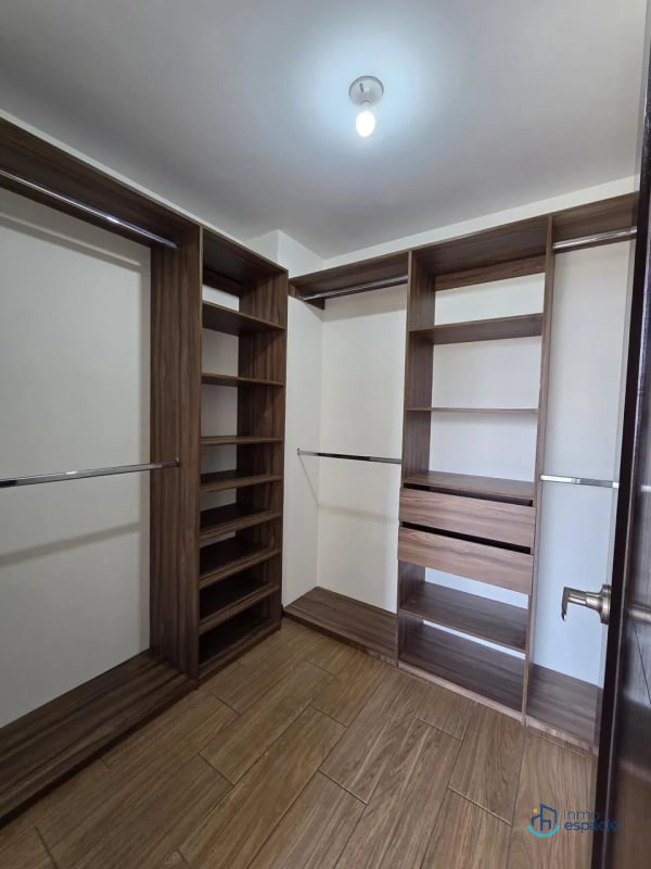 Apartamento en Venta – Torre Praga, Zona 15 - 16