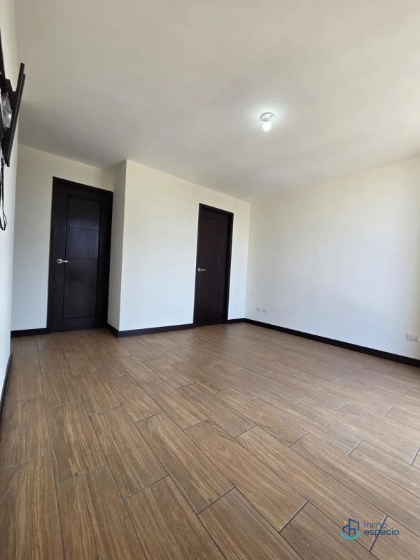 Apartamento en Venta – Torre Praga, Zona 15 - 13