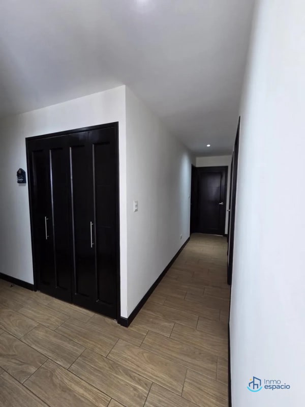 Apartamento en Venta – Torre Praga, Zona 15 - 8