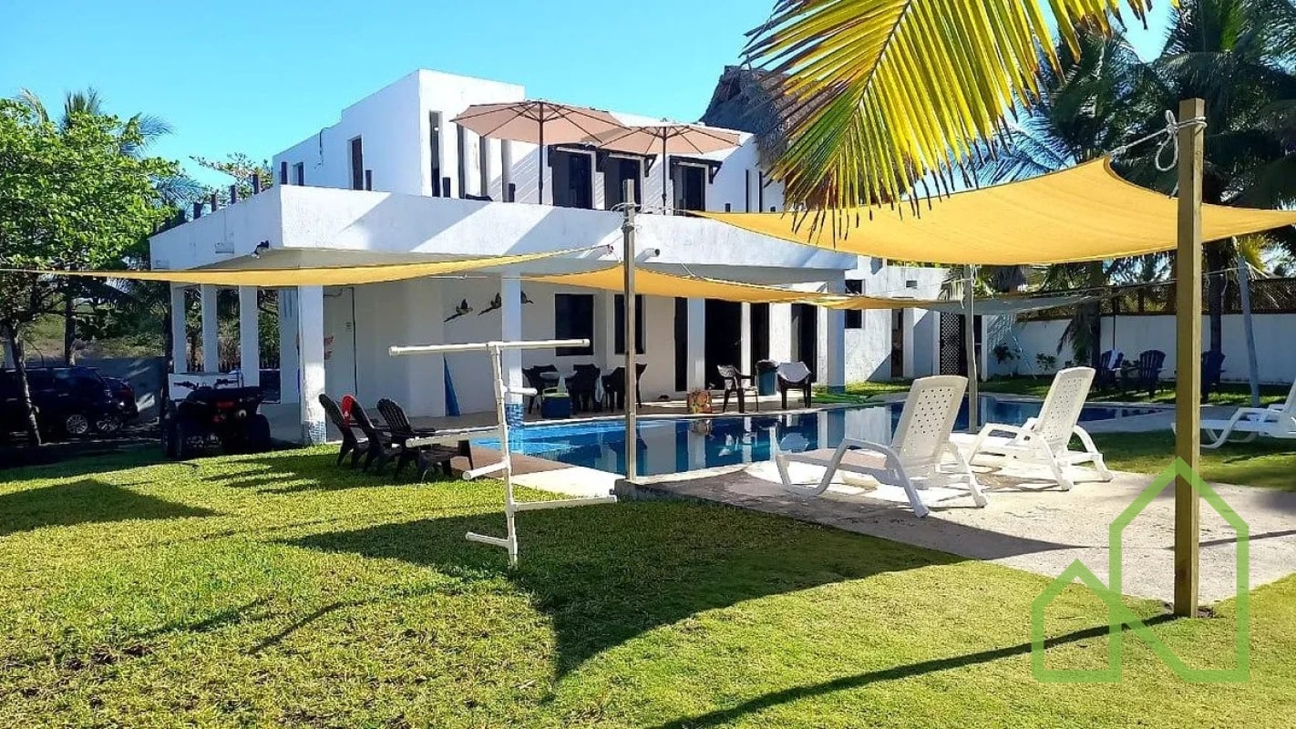 Casa de Playa en Venta en La Curvina, Monterrico - 11