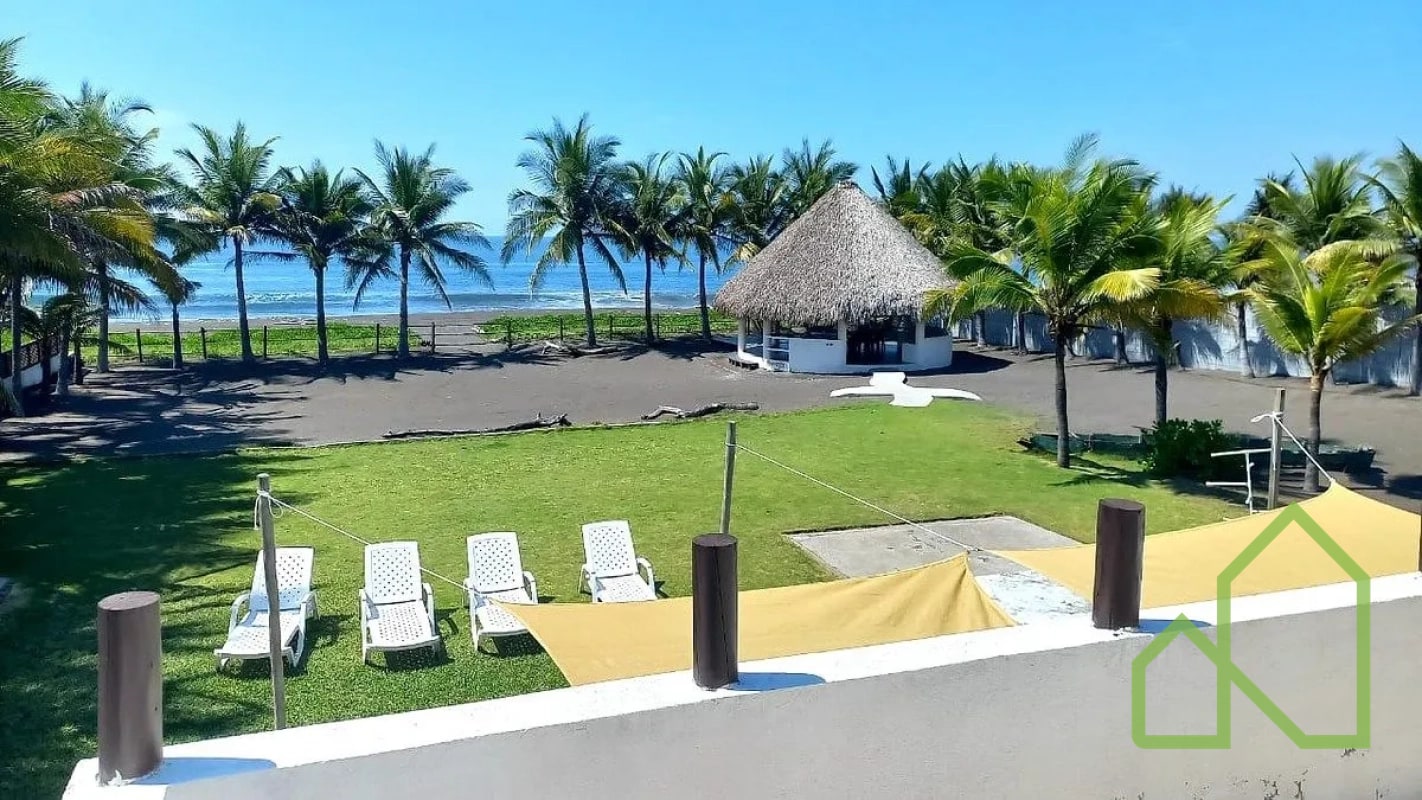 Casa de Playa en Venta en La Curvina, Monterrico - 10