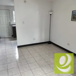 VENDO CASA EN CONDOMINIO FUENTES DEL VALLE NORTE — Casa en Venta en Chinautla, Guatemala, Ciudad — miniatura 3 de 8