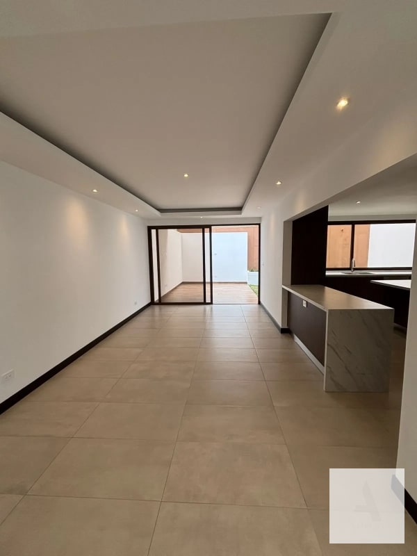 Casa nueva de lujo en venta | Lomas de San Isidro, zona 16 - 11