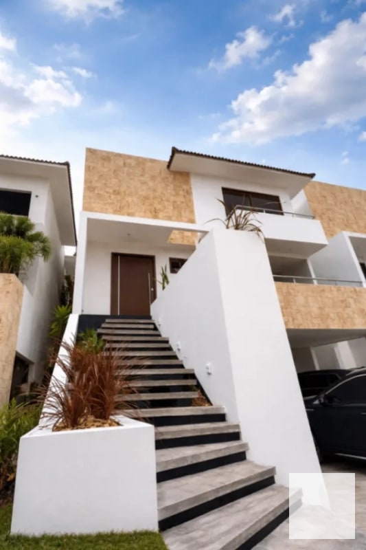 Casa nueva de lujo en venta | Lomas de San Isidro, zona 16 - 1