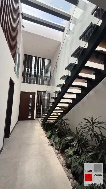Casa en renta en Zona 10 - 11