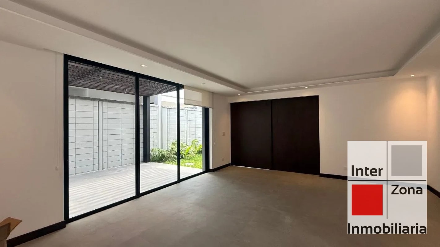 Casa en renta en Zona 10 - 9