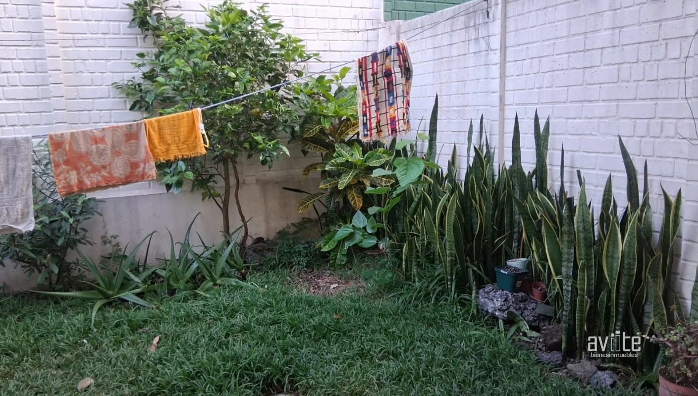 Condado San Nicolas 3.   Casa de 3 niveles en venta Q1,950,000 más impuestos - 11