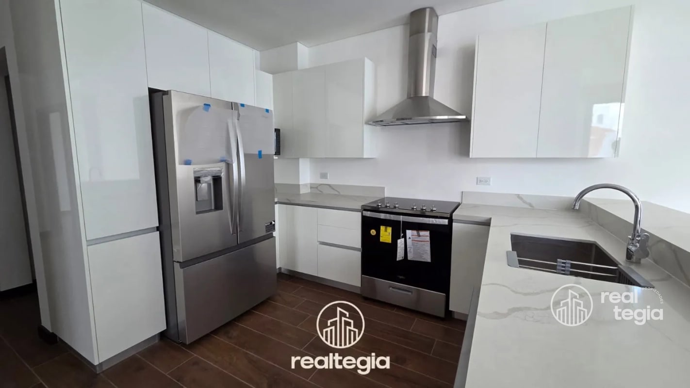 APARTAMENTO EN LIRIOS DE CAYALÁ ZONA 16 - 1