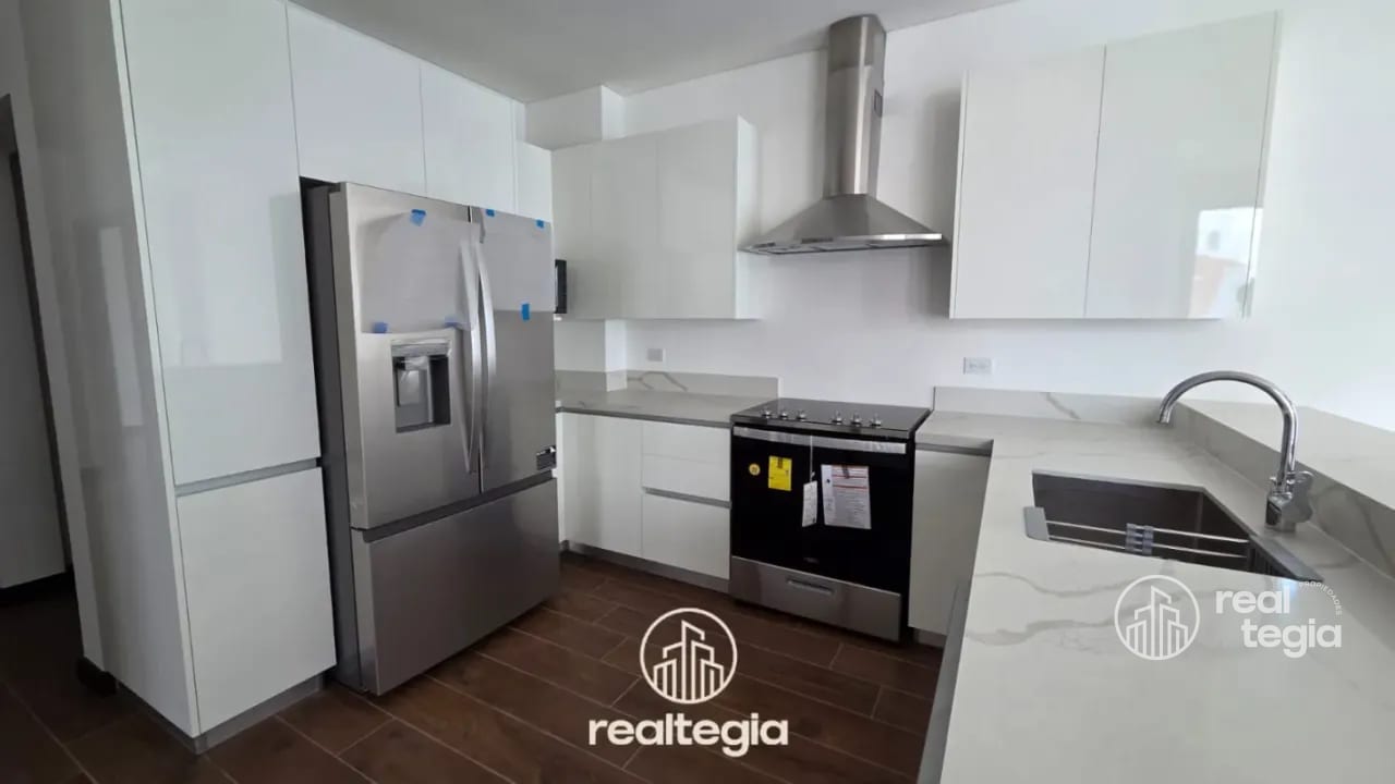 APARTAMENTO EN LIRIOS DE CAYALÁ ZONA 16 — Apartamento en Alquiler en Zona 16, Guatemala, Ciudad — foto 1 de 13