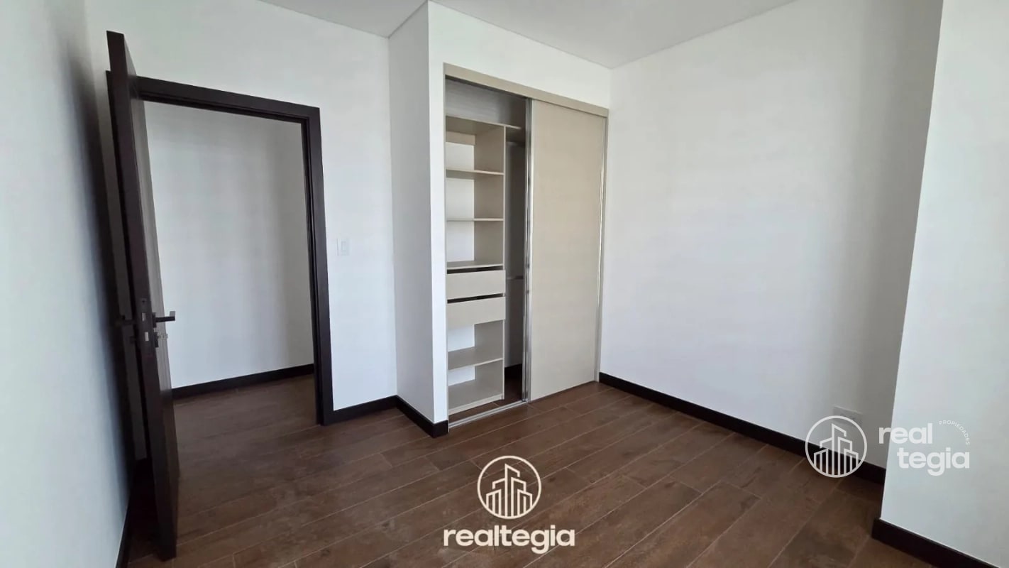 APARTAMENTO EN LIRIOS DE CAYALÁ ZONA 16 - 8
