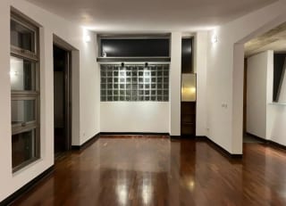 Se renta depto en Zona 10, una de las zonas  mas céntricas y exclusivas de la ciudad! — Apartamento en Alquiler en Zona 10, Guatemala, Ciudad — miniatura 4 de 5