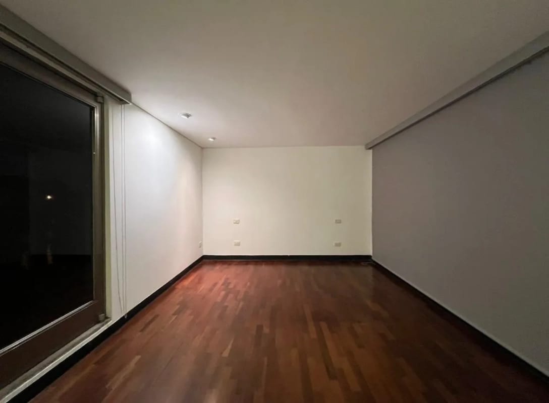 Se renta depto en Zona 10, una de las zonas  mas céntricas y exclusivas de la ciudad! — Apartamento en Alquiler en Zona 10, Guatemala, Ciudad — foto 3 de 5