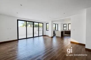 Apartamento con la comodidad de una casa en venta en zona 15 (copia) — Apartamento en Venta en Zona 15, Guatemala, Ciudad — miniatura 1 de 17