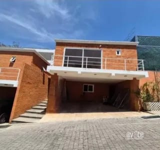 Casa dentro de Condominio, cerca de Cayala y URL   Q3,500,000 más impuestos — Casa en Venta en Zona 16, Guatemala, Ciudad — miniatura 2 de 13