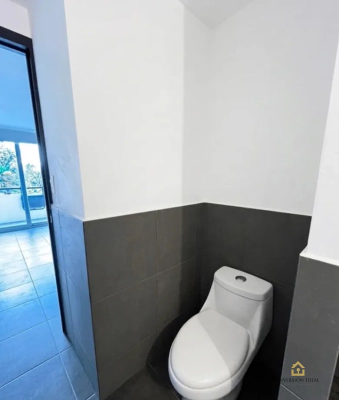 Rento Apartamento Q5,700. 1 HAB. EN EDIFICIO 3-85 CON BALCÓN Y GYM ZONA 15 - 3