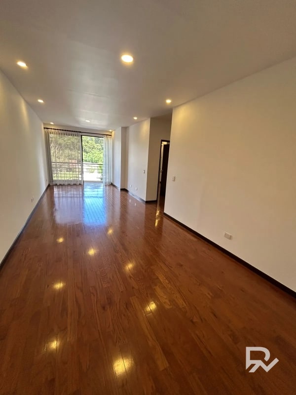 Alquiler o venta de apartamento en Edificio Plenum zona 14 - 10