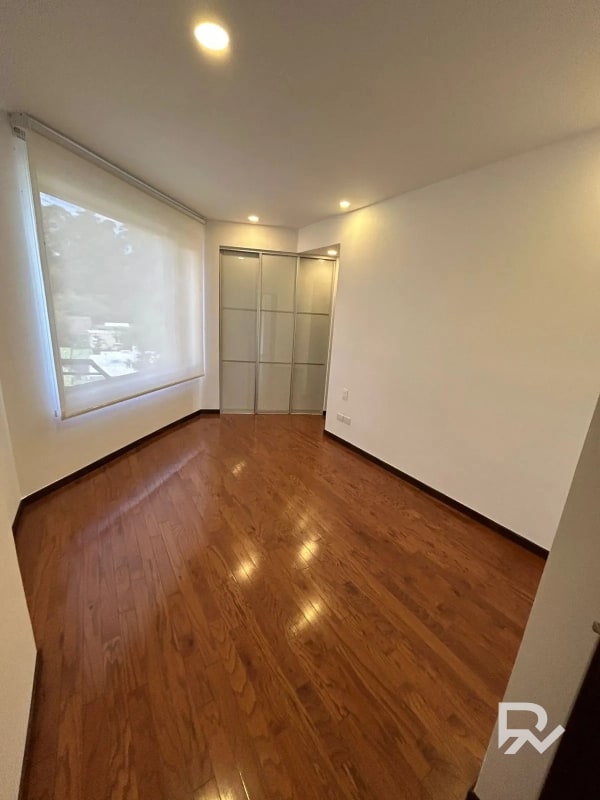 Alquiler o venta de apartamento en Edificio Plenum zona 14 - 5