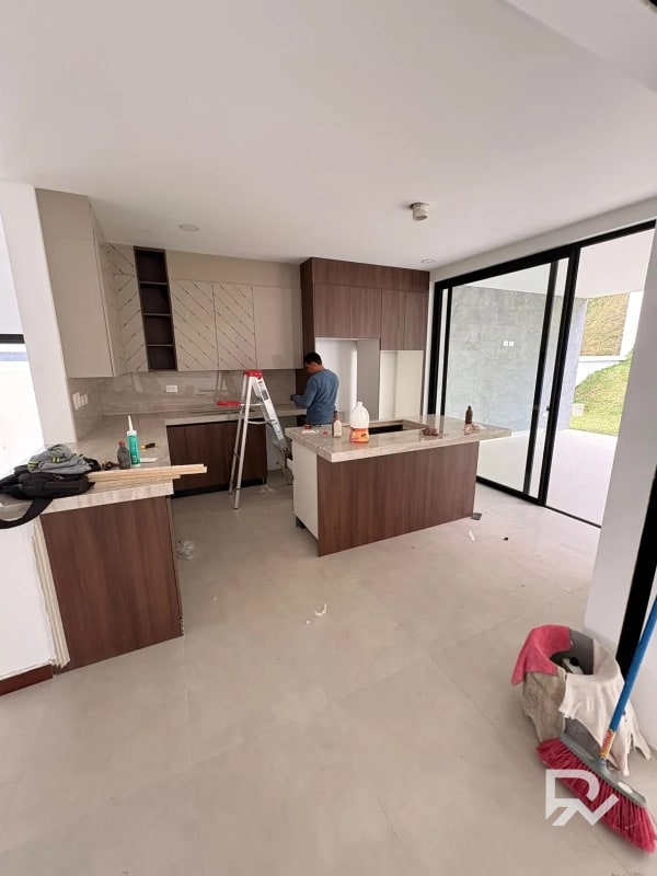 Venta de casa en Sauces del Pulte zona 16 - 9