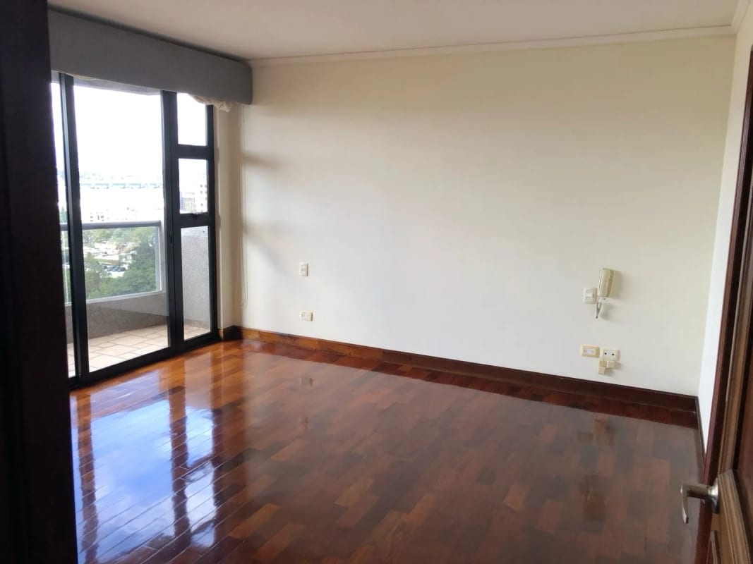 Vendo depto en zona 14, excelente ubicación! — Apartamento en Venta en Zona 14, Guatemala, Ciudad — foto 5 de 7