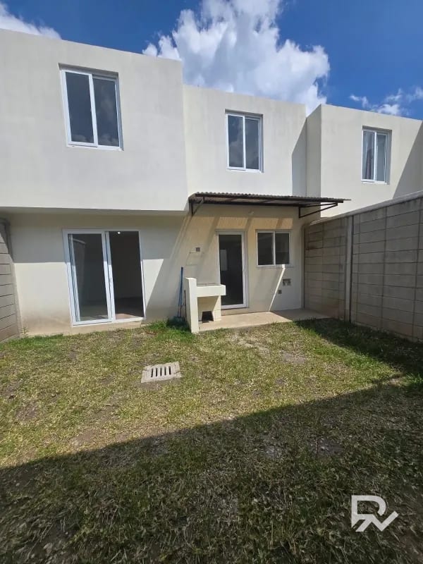(Ganga) Venta de casa para estrenar en los Pinabetes (Los Eucaliptos) — Casa en Venta en San José Pinula, Guatemala, Ciudad — foto 9 de 13